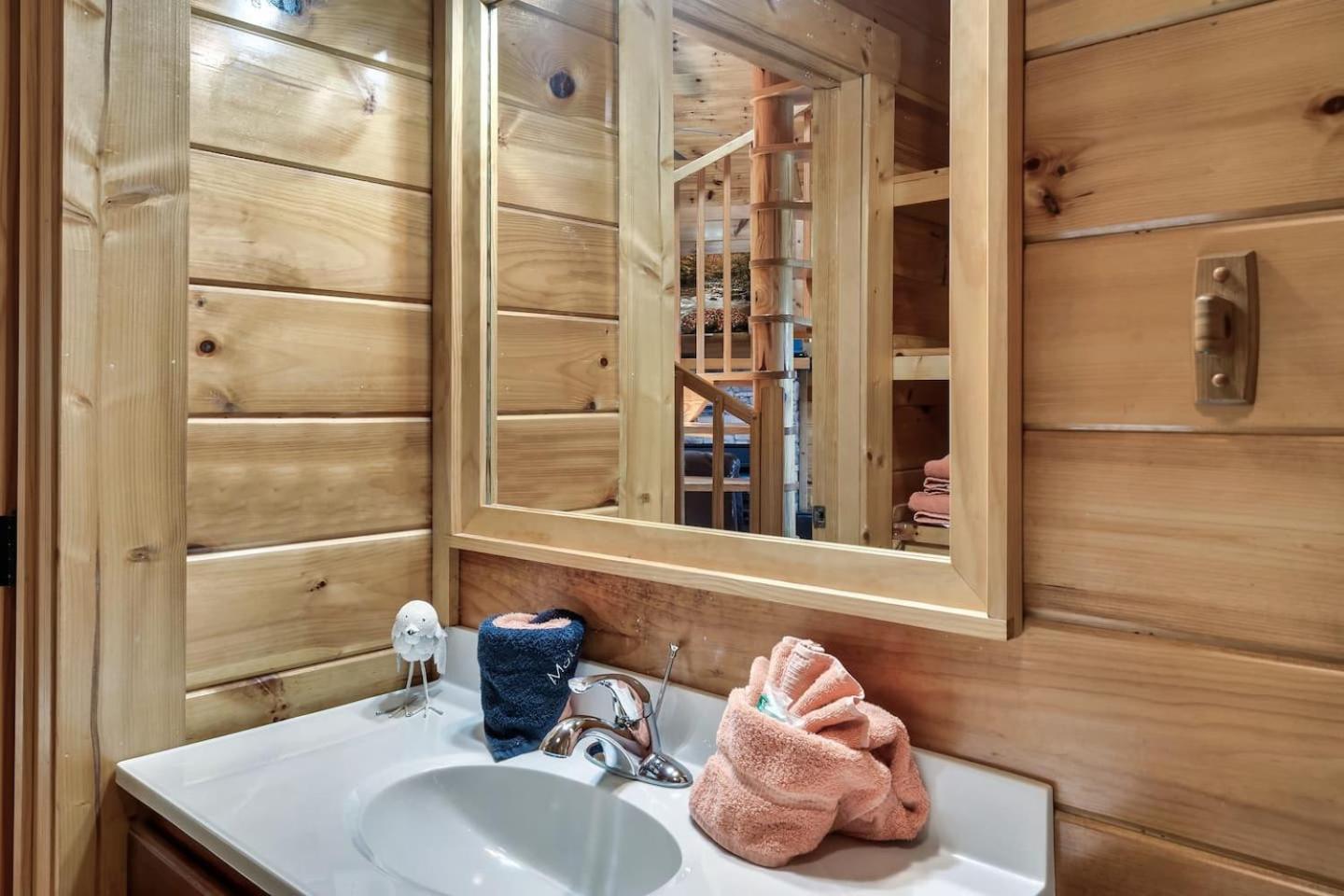 Mountain View Family Cabin W Game Room & Pool Sevierville Ngoại thất bức ảnh